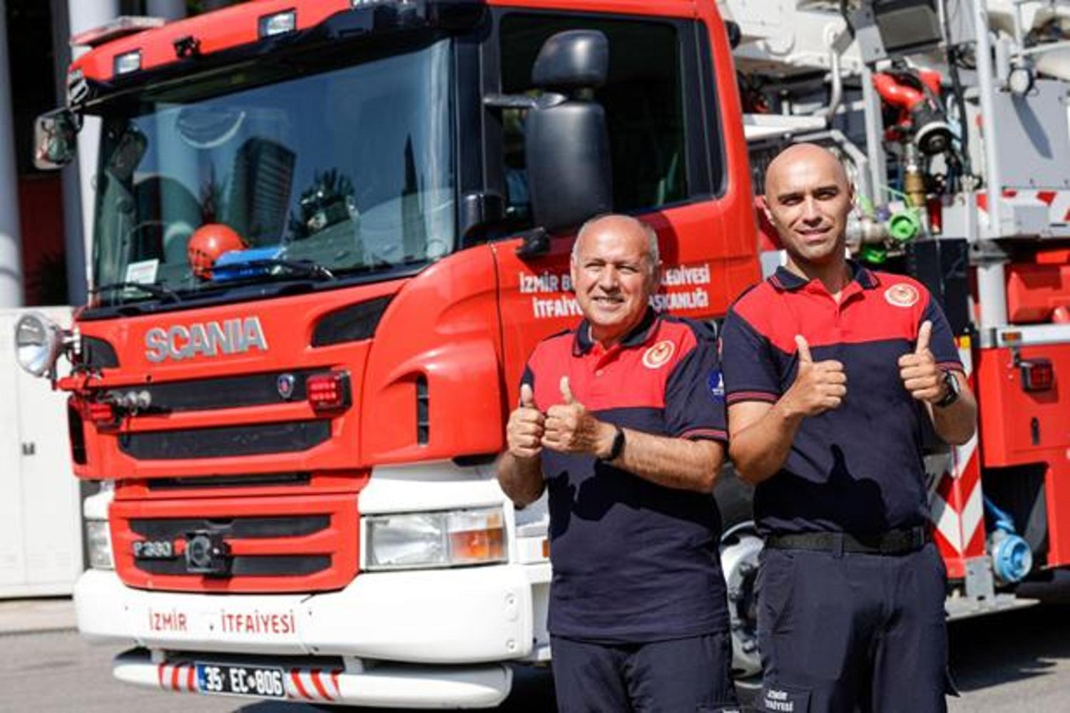 İzmirli İtfaiye Dedesi ve Oğlu Meslekte Gurur Duyuyor