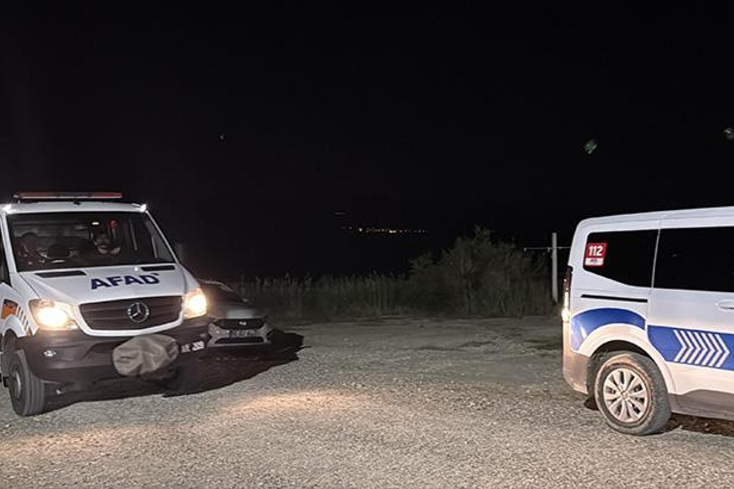 Burdur Gölü'nde Kanoyla Kaybolan 2 Kişi Arama Çalışmaları Devam Ediyor