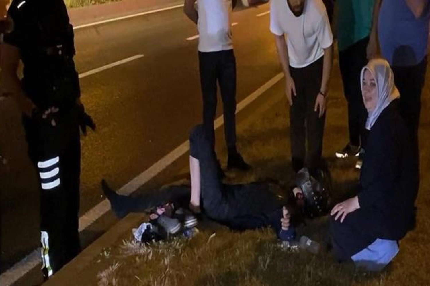 İnegöl'de Motosiklet Kazası: Anne Olay Yerinde Yaralı Oğluna Moral Verdi