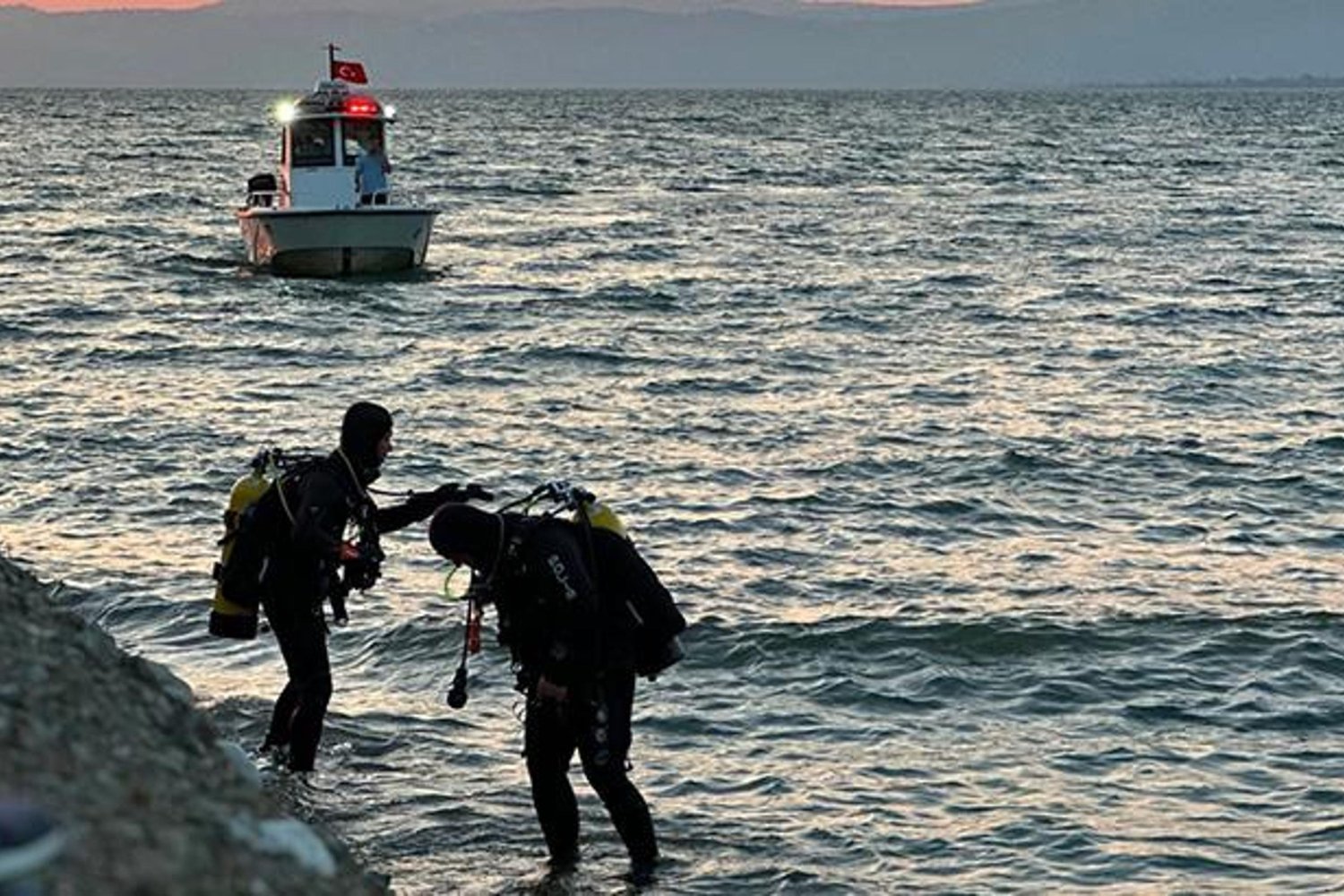 İznik Gölü'nde Boğulma Faciası: Emekli Polis Baba Hayatını Kaybetti