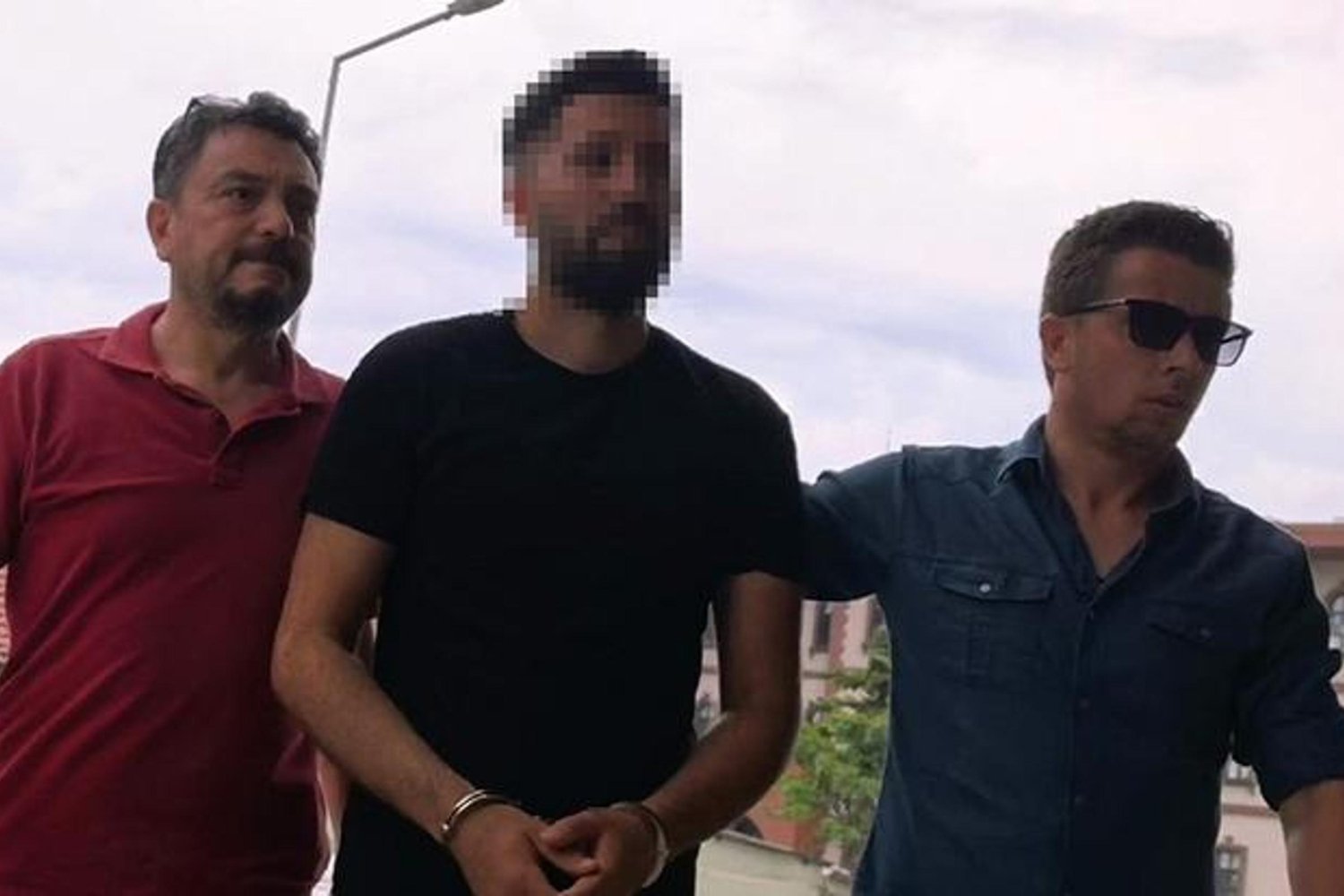 İnegöl'de Kanlı Çıkan Kavga: Enişte 7 Bıçak Darbesiyle Ağır Yaralandı