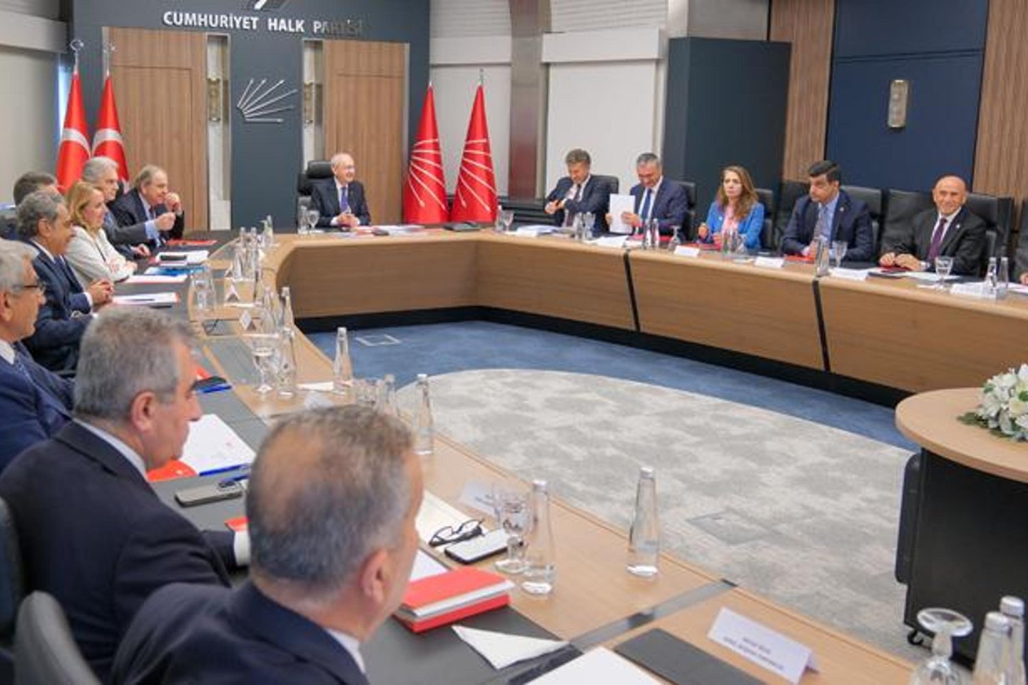 CHP'de Yüksek Gerilim: Kılıçdaroğlu'nun Üç Hedefi ve Partide Dengenin Sorgulanması