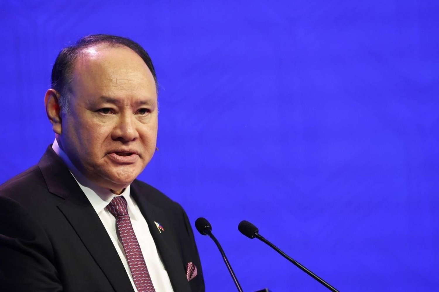Çin Filipinler Gerilimi Tırmanıyor: Savunma Bakanları Gözaltına Alındı