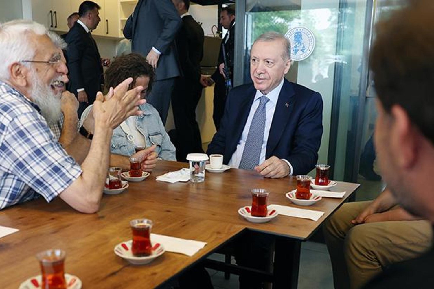Cumhurbaşkanı Erdoğan Beyoğlu’nda Vatandaşlarla Buluştu - Güncel Haberler