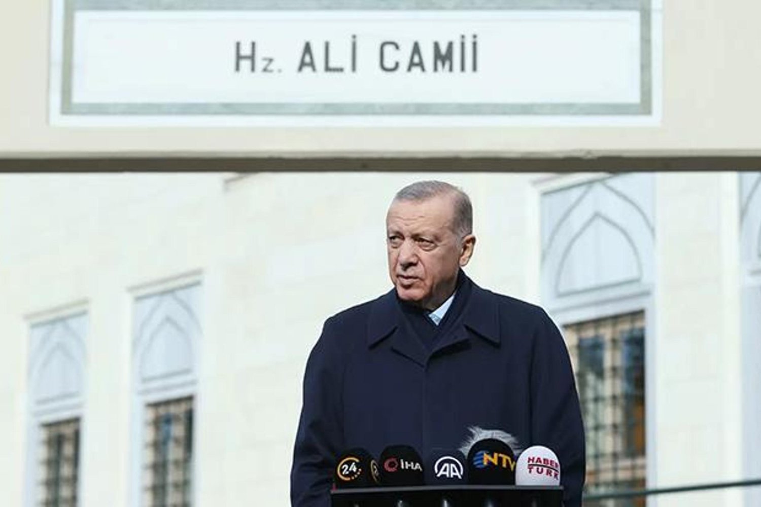 Cumhurbaşkanı Erdoğan Hz. Ali Camisi'nde Cuma Namazı Kıldıktan Sonra Ödül Törenine Katıldı