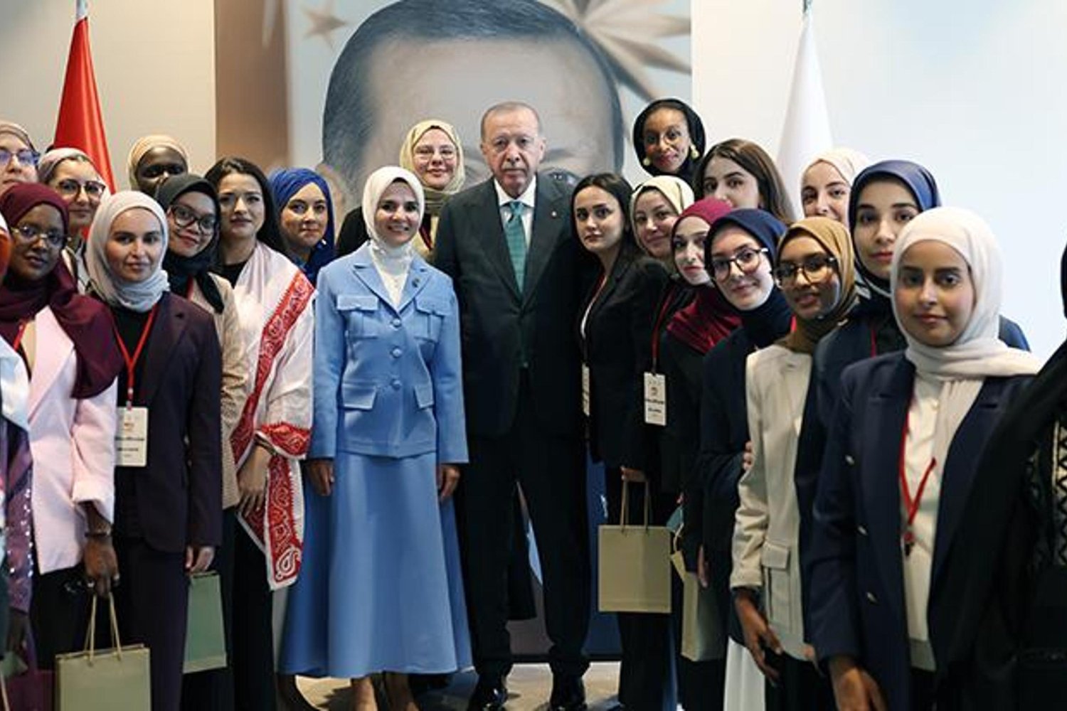 Cumhurbaşkanı Erdoğan'dan Genç Müslüman Kadınlar Liderlik Programı Açıklaması