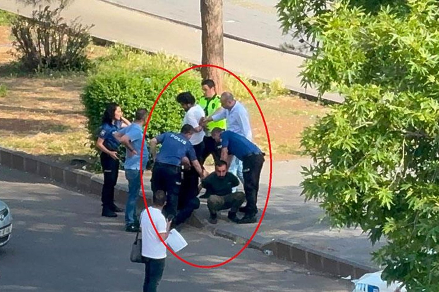 Diyarbakır Adliyesinde Tartışma ve Polis Saldırısı: 2 Kişi Tutuklandı!