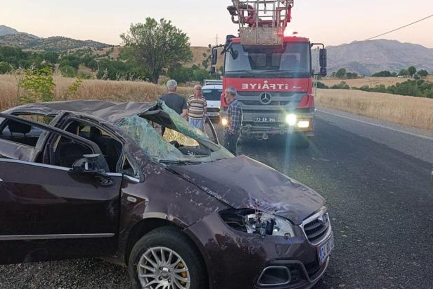 Diyarbakır'da Feci Kaza: Otomobil Takla Attı, 2 Kişi Hayatını Kaybetti