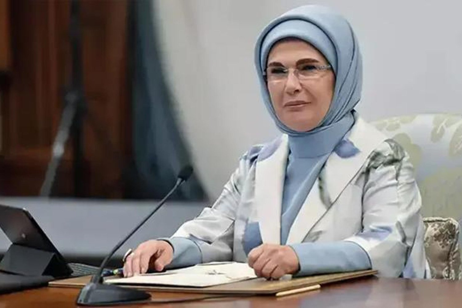 Emine Erdoğan YKS'ye Girecek Öğrencilere Başarı Diledi