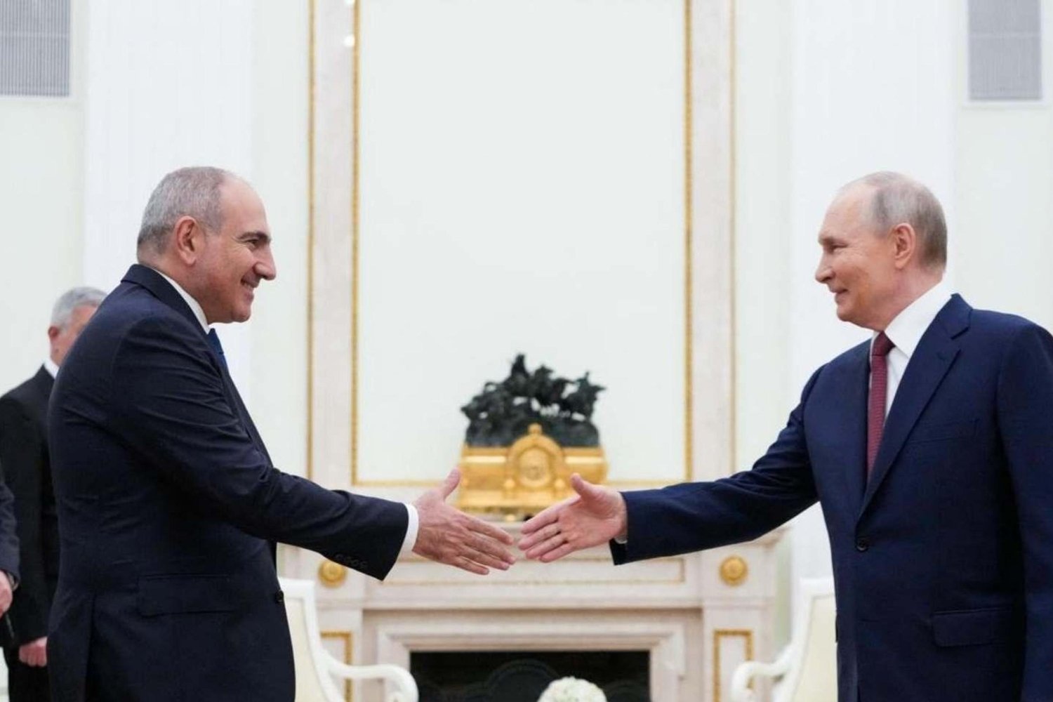 Ermenistan-Putin Görüşmesi ve Rusya'dan Ekonomik Uyarılar Güncel