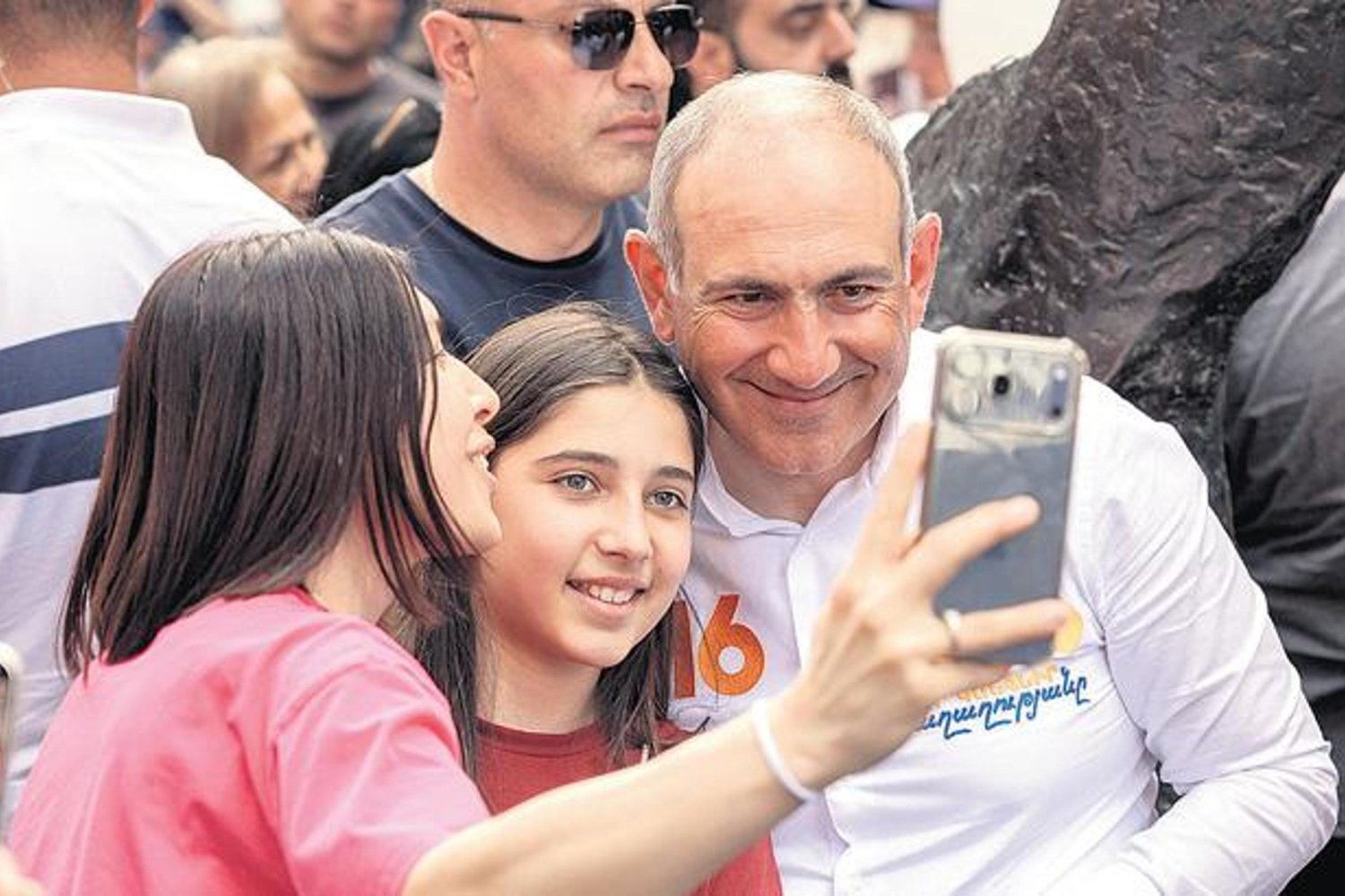 Ermenistan Seçimleri: Paşinyan Zaferiyle Türkiye ve Azerbaycan Yeniden Kritik Bir Sınavda