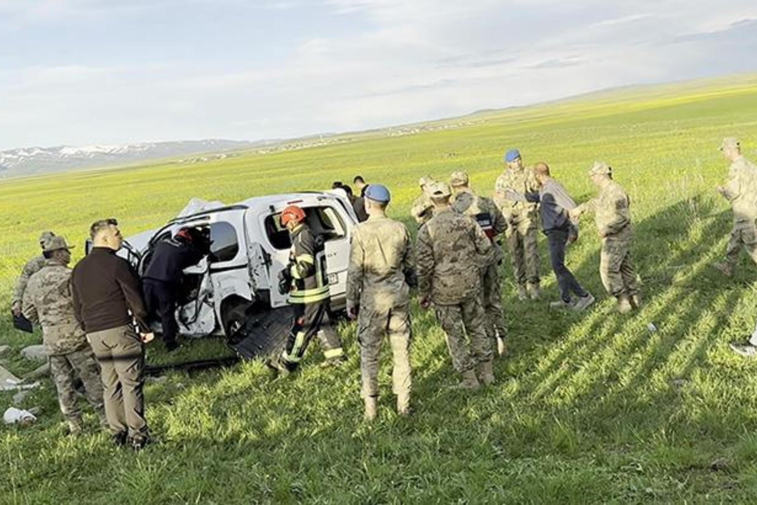 Kaza Sonrası Hınıs'ta Trajik Ölümler: 2 Kişi Hayatını Kaybetti