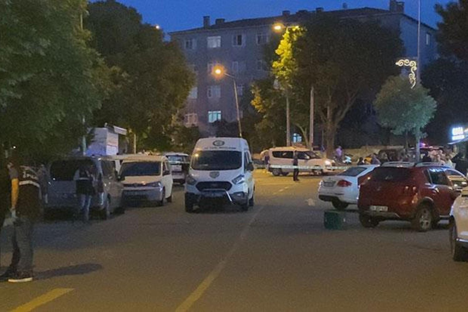 İstanbul'da Silahlı Çatışma: 5 Yaralı Olay Anında Gelişenler
