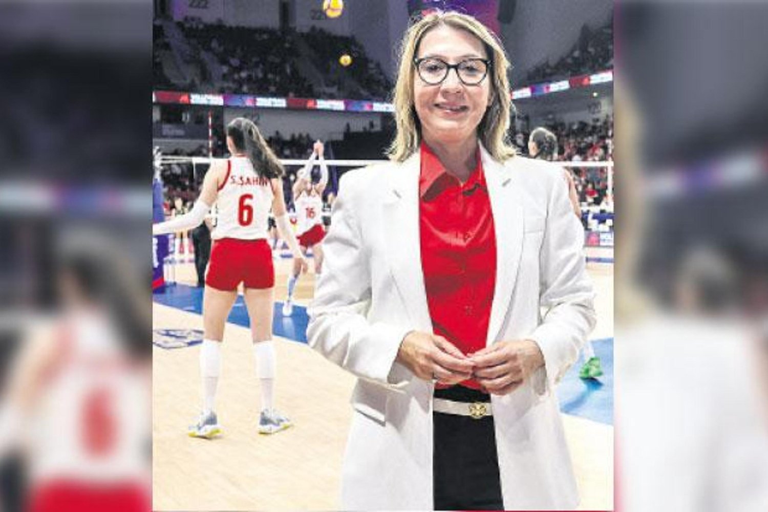 Vodafone Türkiye Tribünüyle İstiklal Marşı'na Hologramlı Destek