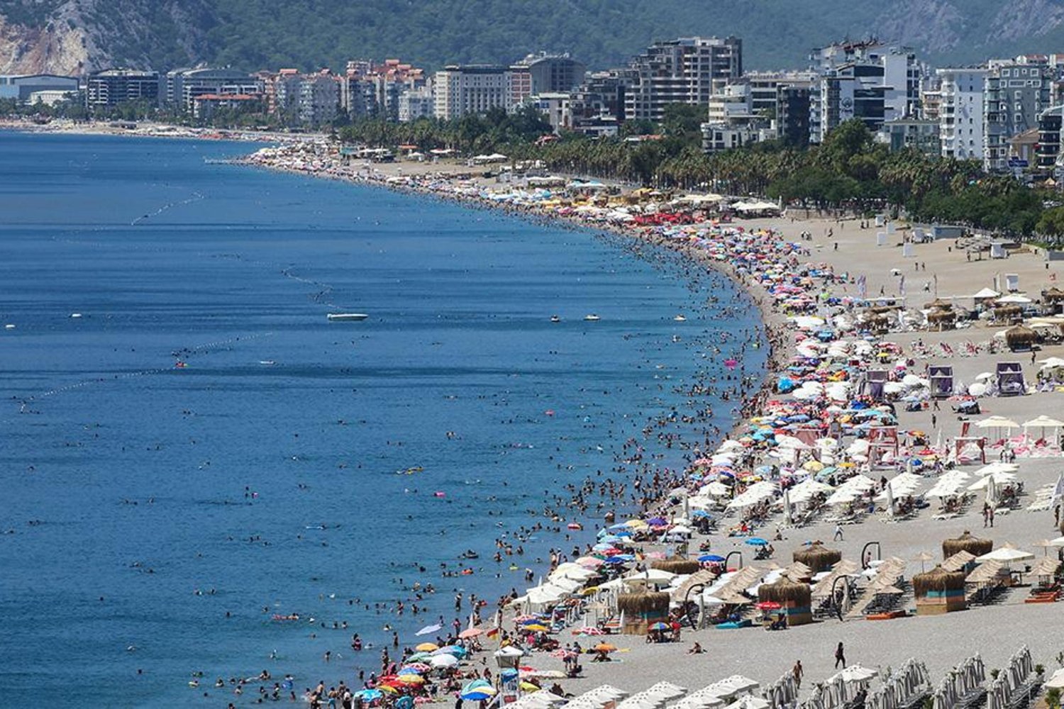 Yüzme Suları Güvenliği: Temizlik ve Analizlerle En Güzel Plajlar