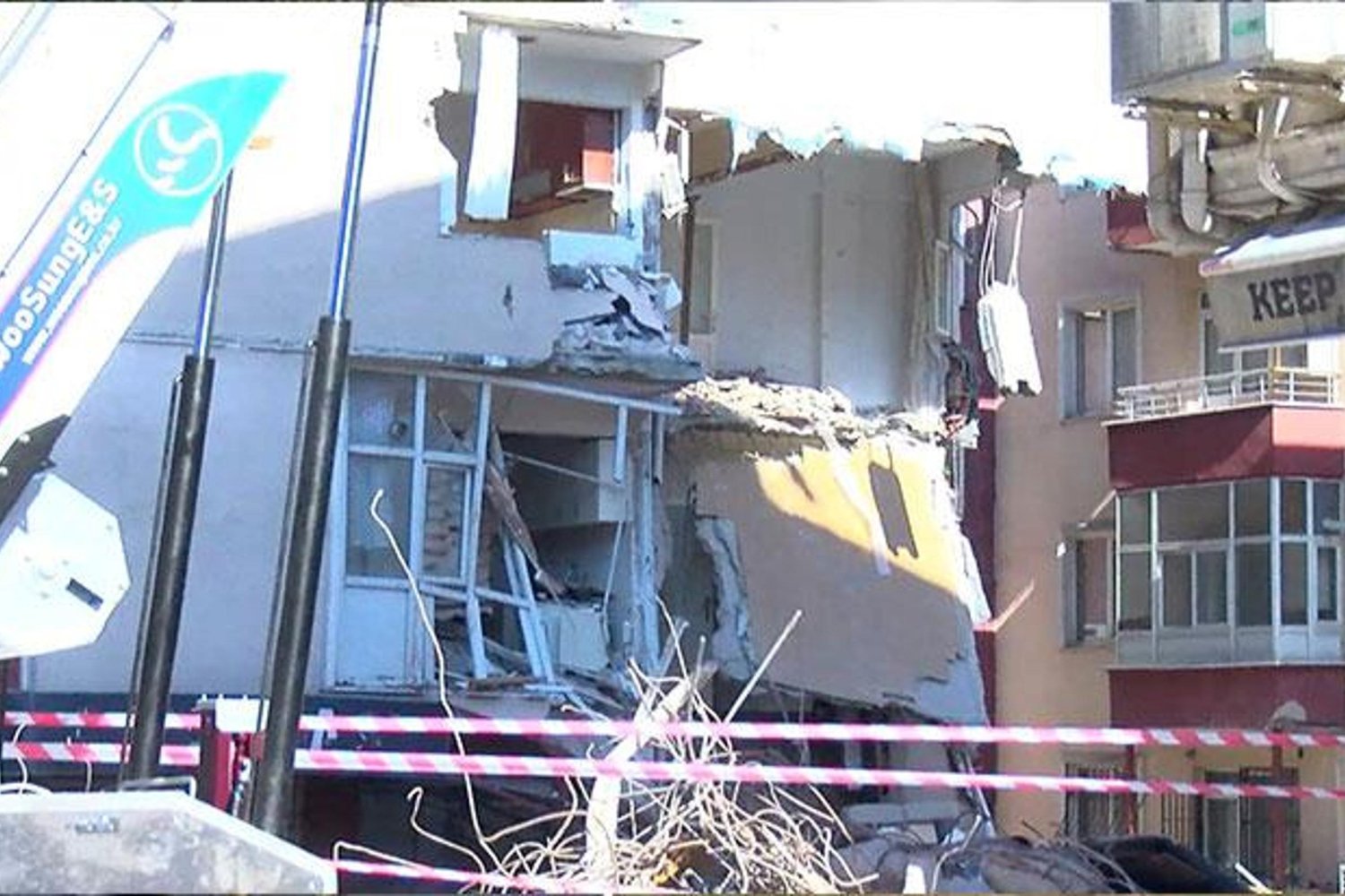 Kentsel Dönüşüm Yıkımında Korkutucu Çökmenin Ardından Hasar