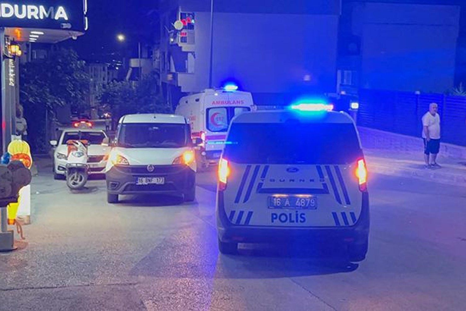 Silahlı Kavgaya Dönüşen Tartışmada Bir Kişi Bacağından Yaralandı!
