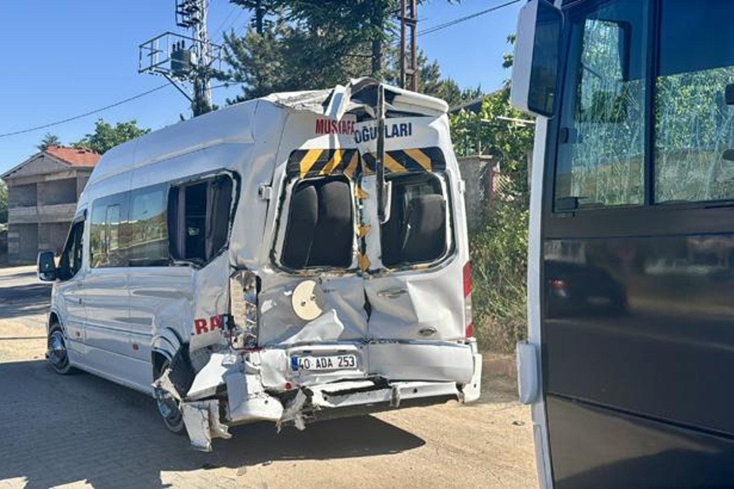 Kırşehir'de Trafik Kazası: 42 Yaralı, Güvenlik ve Sağlık Seferberliği