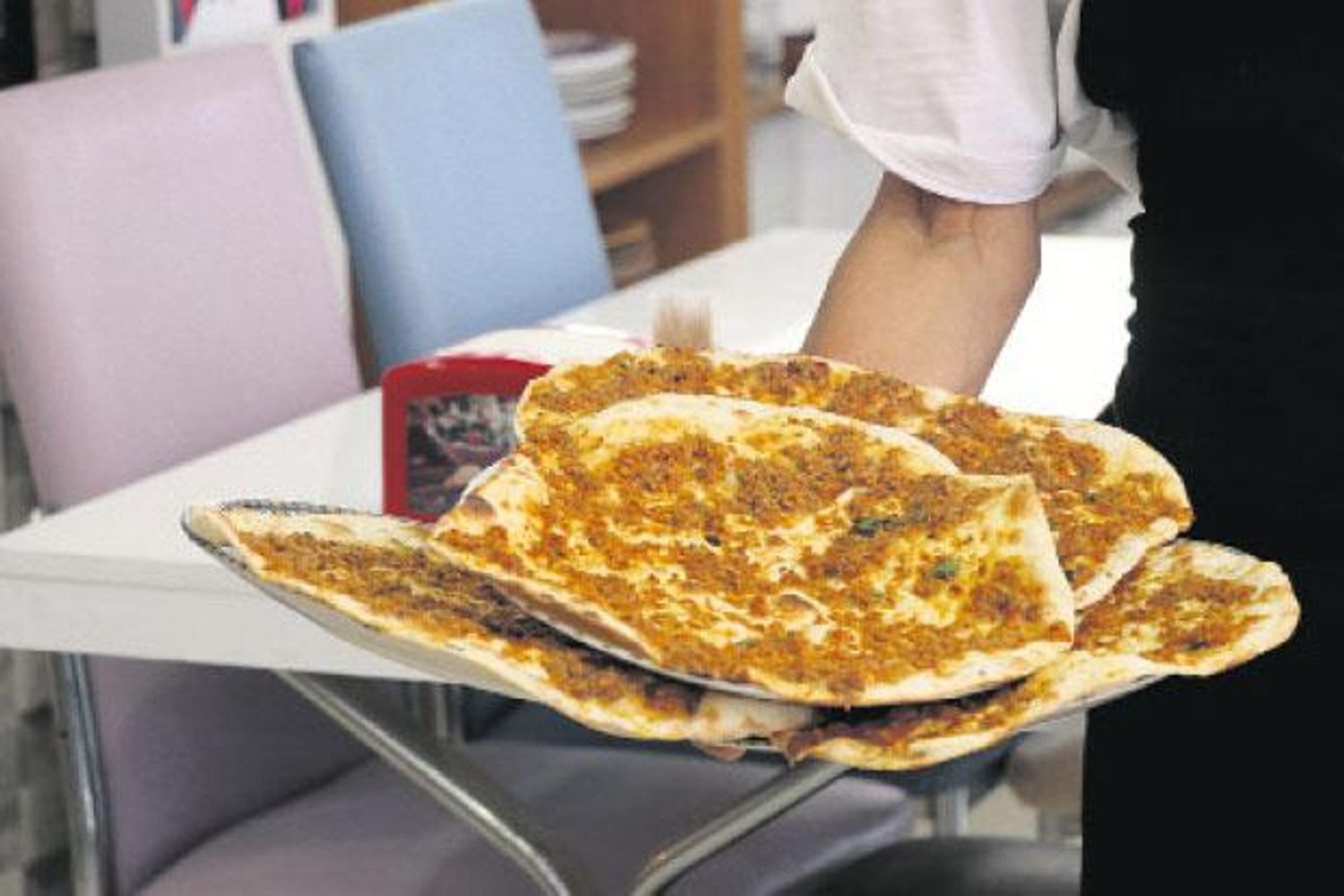 İşte Türkiye'nin Farklı Bölgelerinde Lahmacun Fiyatları ve Uygulamalar