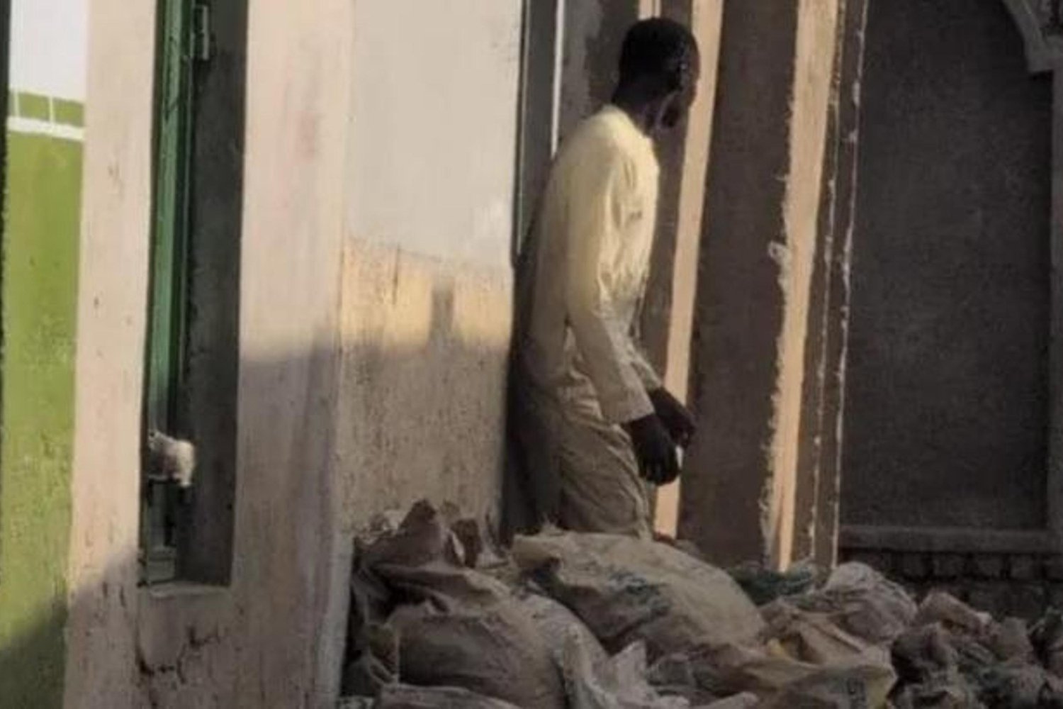 Kano'da Şok Olay! İnsan Dışkısı Depolayan Kişiye Hapis ve Para Cezası