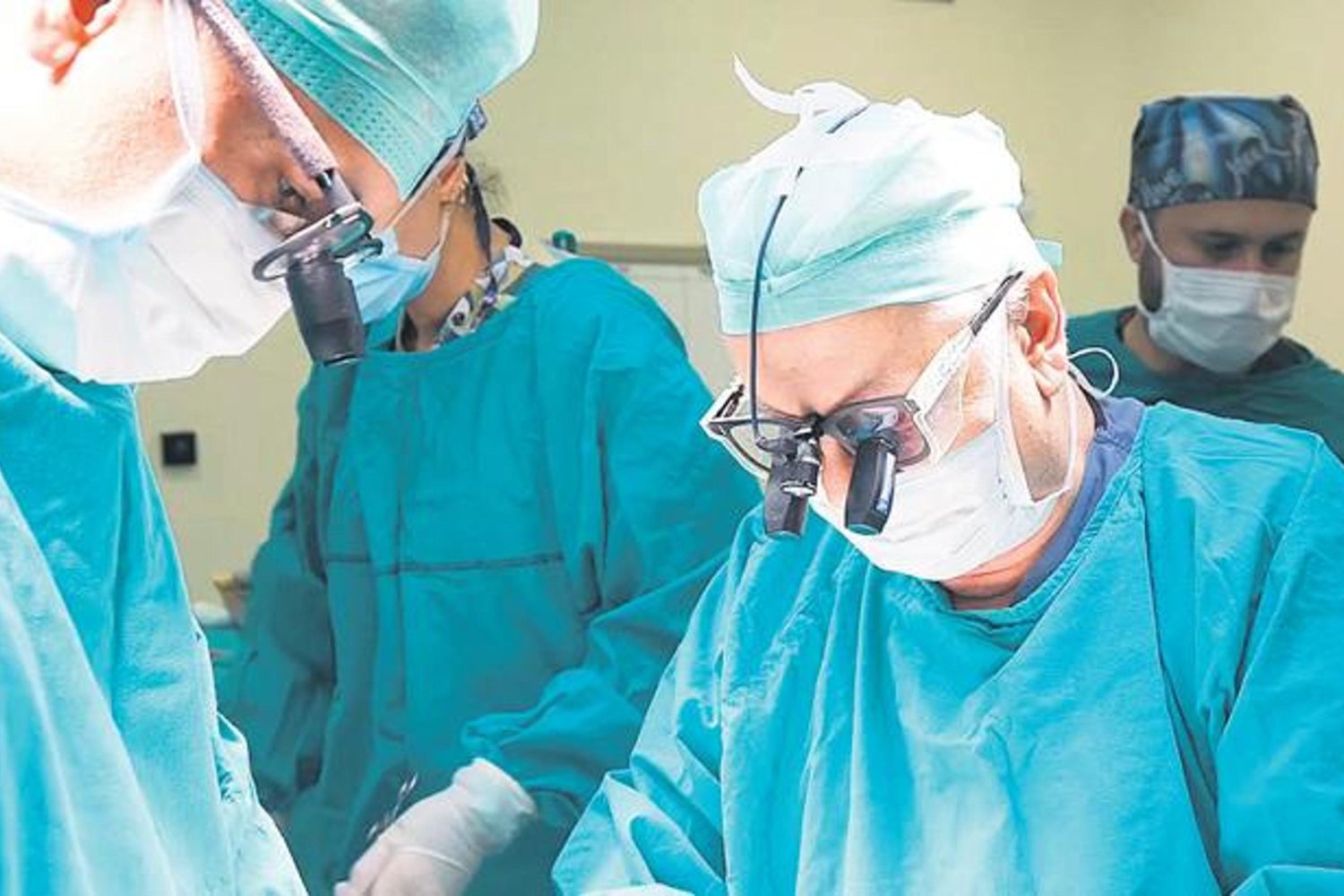 Malatya İnönü Üniversitesi'nden Dünyada Eşi Görülmemiş 8'li Çapraz Karaciğer Nakli Başarısı