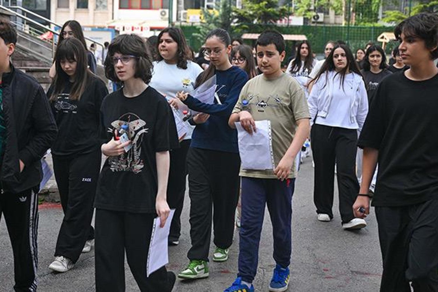 81 İlde 1 Milyon 22 Bin Öğrenci LGS Sınavında Ter Döktü