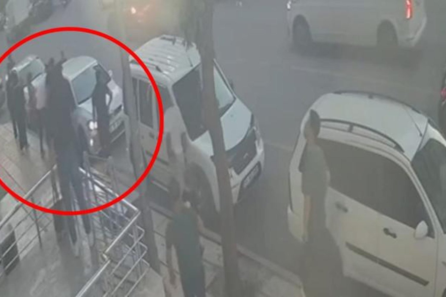 Genç Çocuk Balkon Düşmesi Şokuyla Hastaneye Kaldırıldı
