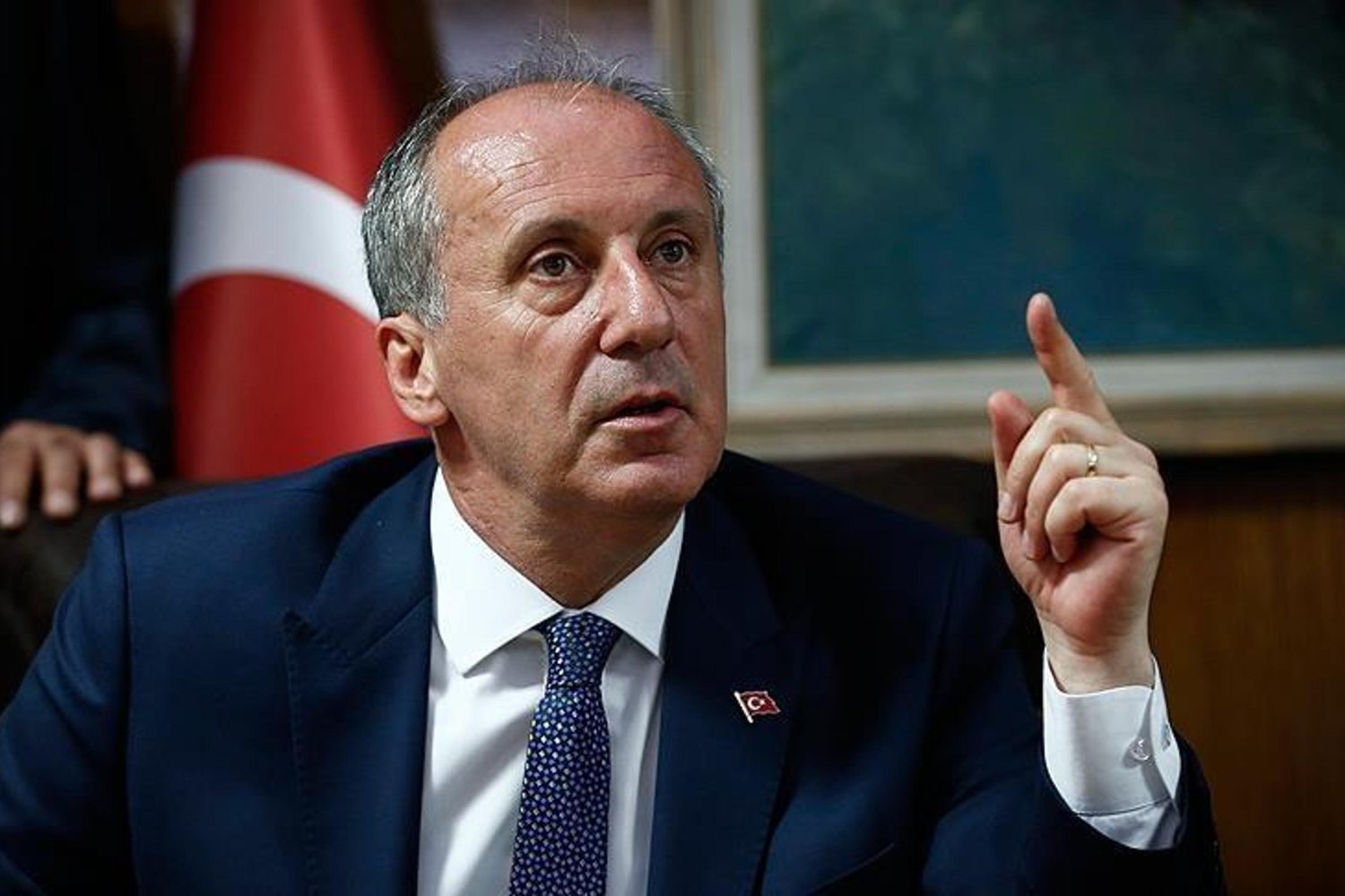 Muharrem İnce'den CHP'ye Destek ve Partiyi Birlikte Kalma Çağrısı