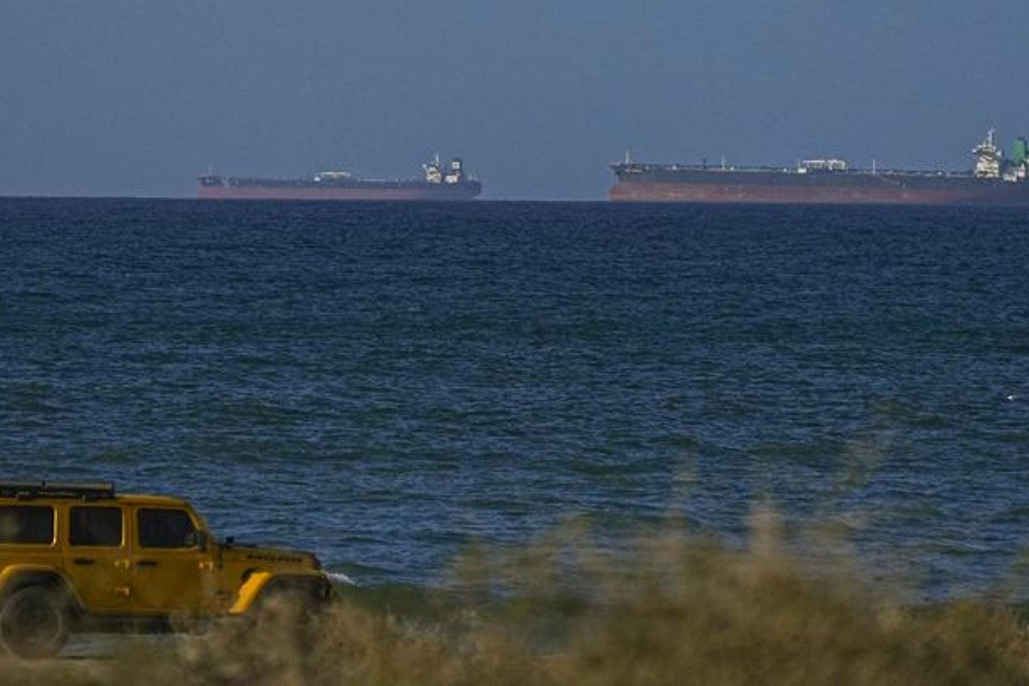 İngiltere Deniz Ticareti UKMTO'den Kritik Uyarı: Umman Açıklarındaki Kaynaksız Saldırı!