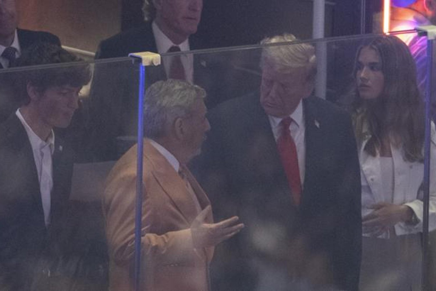 ABD Başkanı Trump Yuhalanma Tepkisiyle NBA Finalinde İlgi Çekti