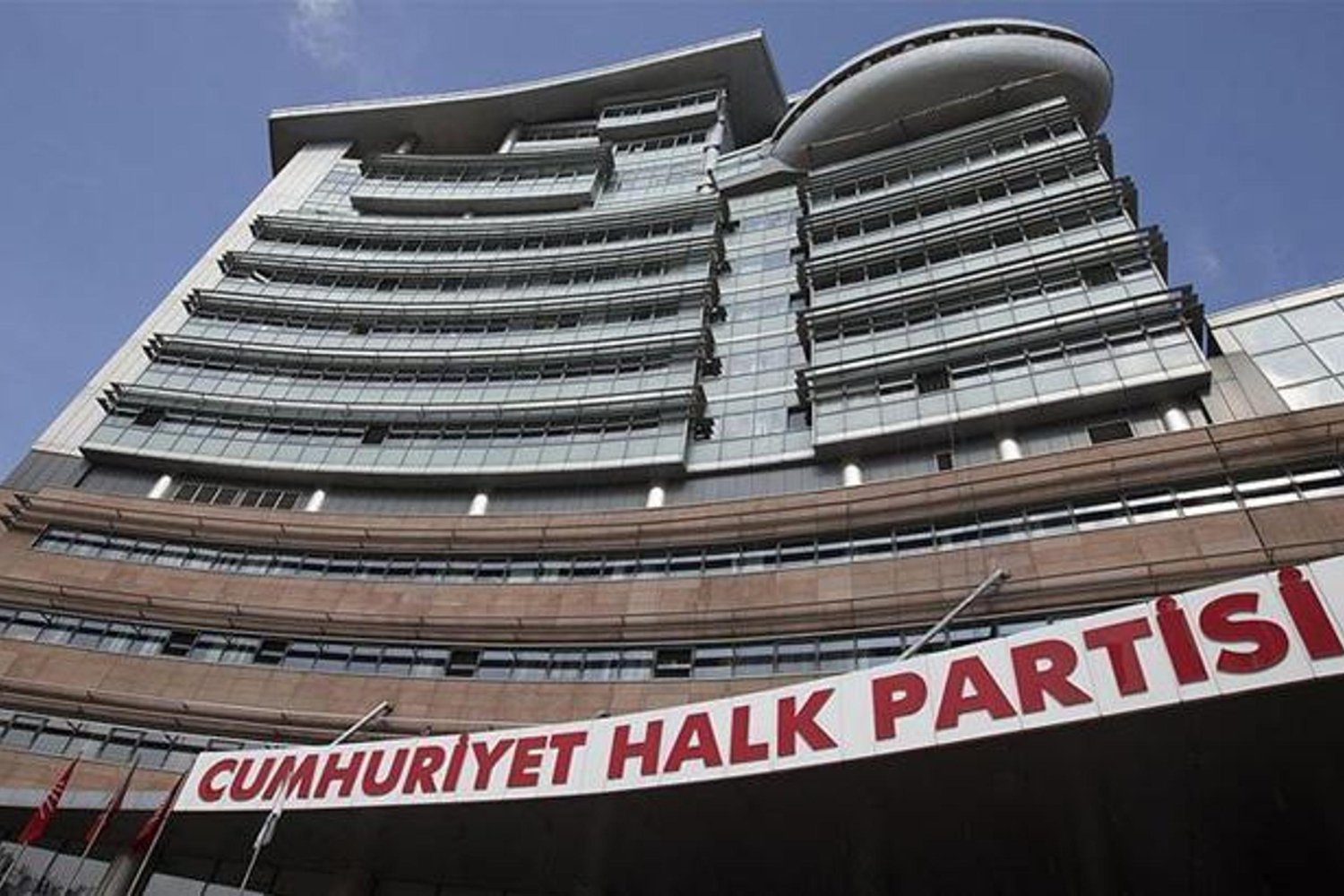 CHP’de Olağanüstü Kurultay Tartışması: Kılıçdaroğlu ve Özgür Özel Çatışması!