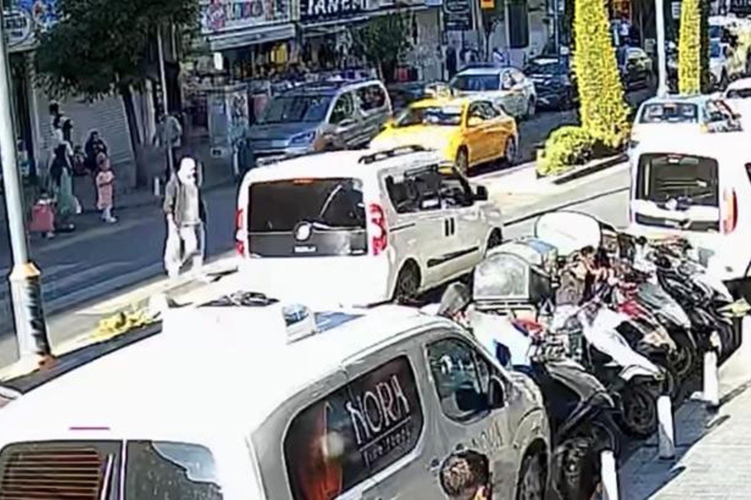 Kurban Bayramı Trafik Kazası: Otizmli Hamidiye Karkar Hayatını Kaybetti