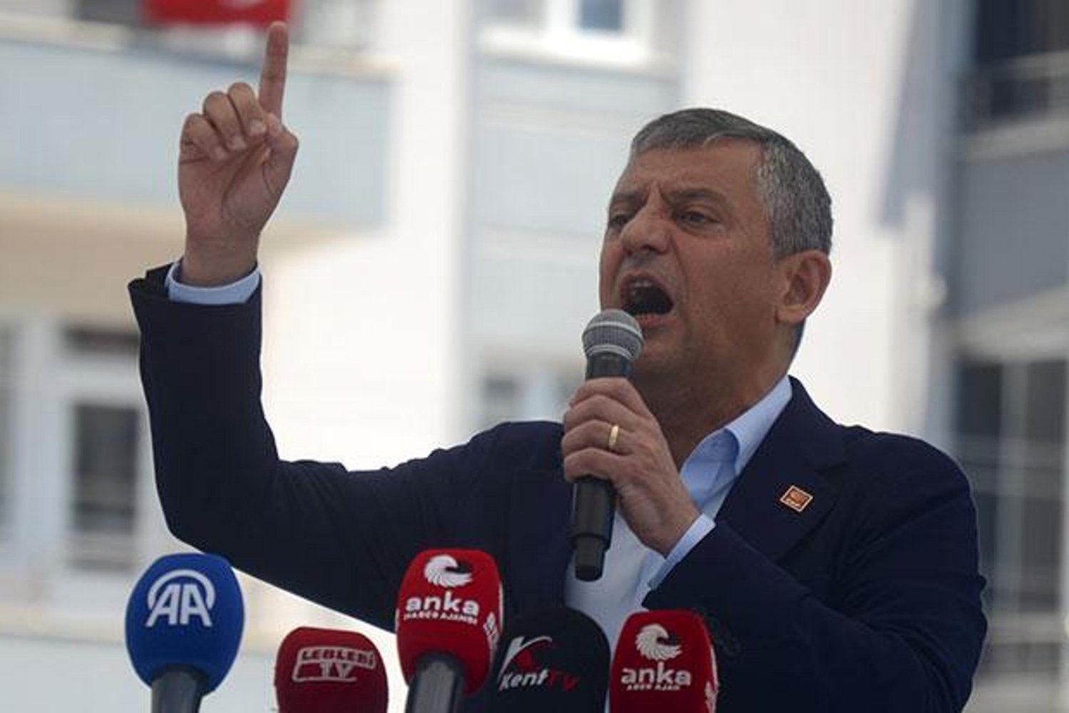 CHP Özgür Özel'den Alevilere Destek ve Cumhuriyet Mücadelesi