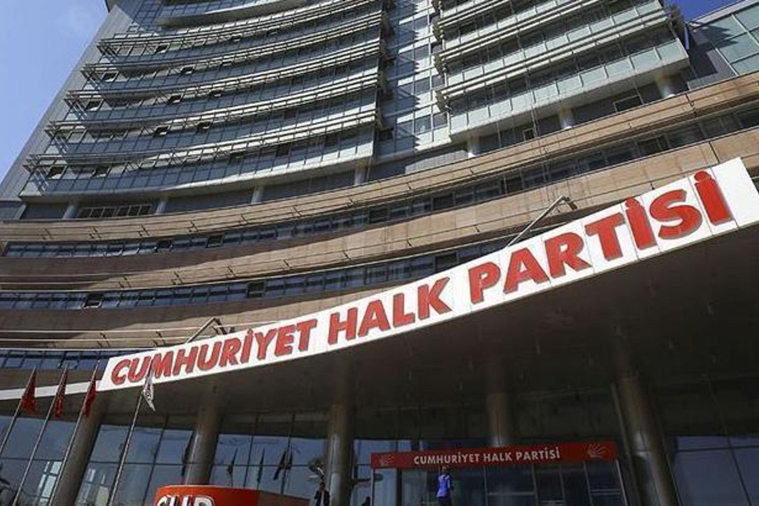 CHP Milletvekilleri Ortak Açıklaması: Olağanüstü Kurultay Çağrısı ve Cumhuriyet Sevgisi