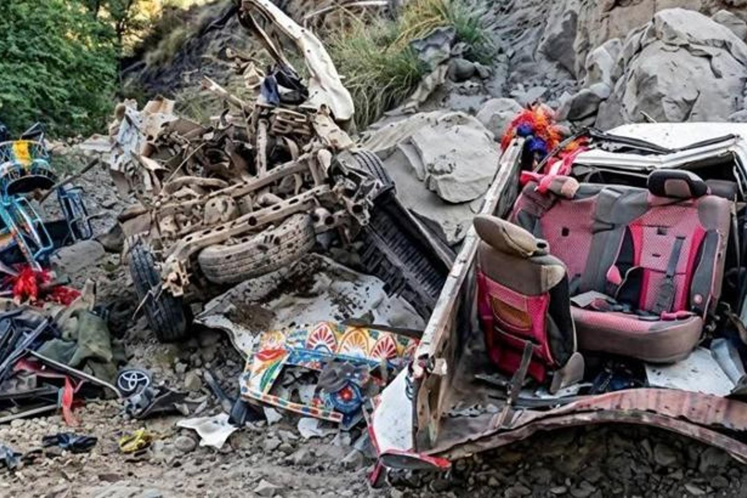 Pakistan'da Kanlı Bomba Saldırısı: 7 Ölü, 3 Yaralı