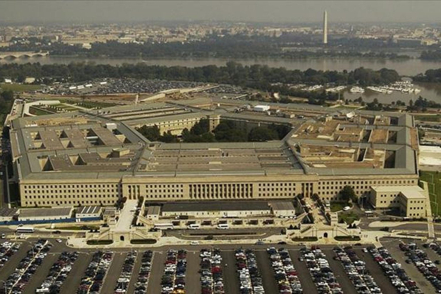 Pentagon'da Kimyasal Madde Alarmı: Bina Kapatıldı, Operasyon Sürüyor