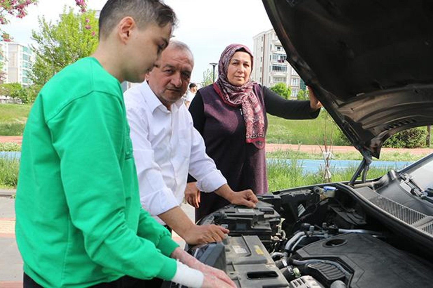 Diyarbakır'da Kelebek Hastası Çocuklar ve Araba Sorunu: Sıfır Araç Yüzde 200 Mağduriyet!