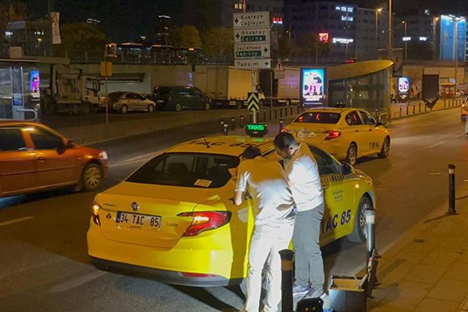 İstanbulda Taksi Kavgası Kanlı Bitti, Sürücü Kalp Krizi Geçirdi