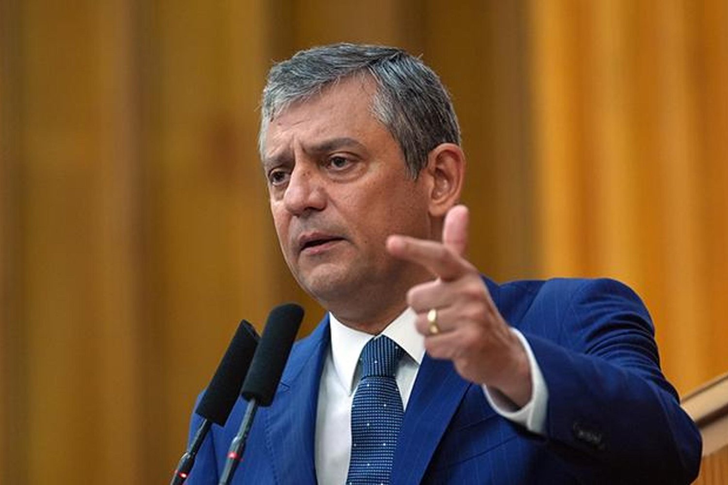 Siyasetin Nabzını Tutan Özgür Özel'den Partili Değişim ve Grup Toplantısı Açıklaması