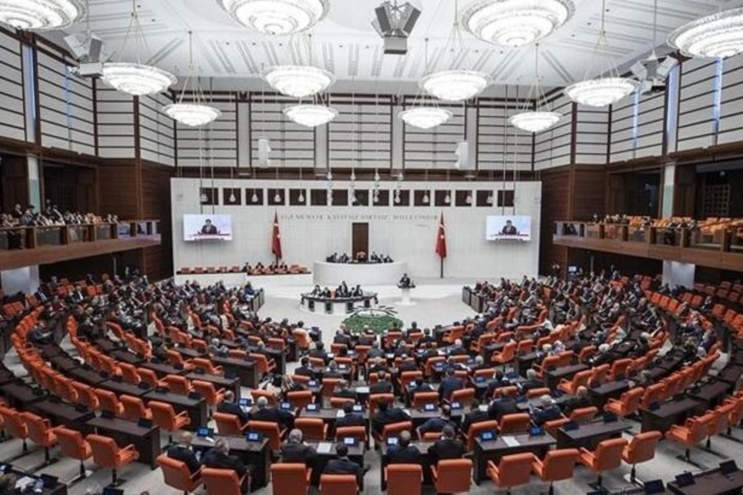 Meclis Yasalaştı! Emniyet Teşkilatında Kadro ve Atama Düzenlemesi Yapıldı