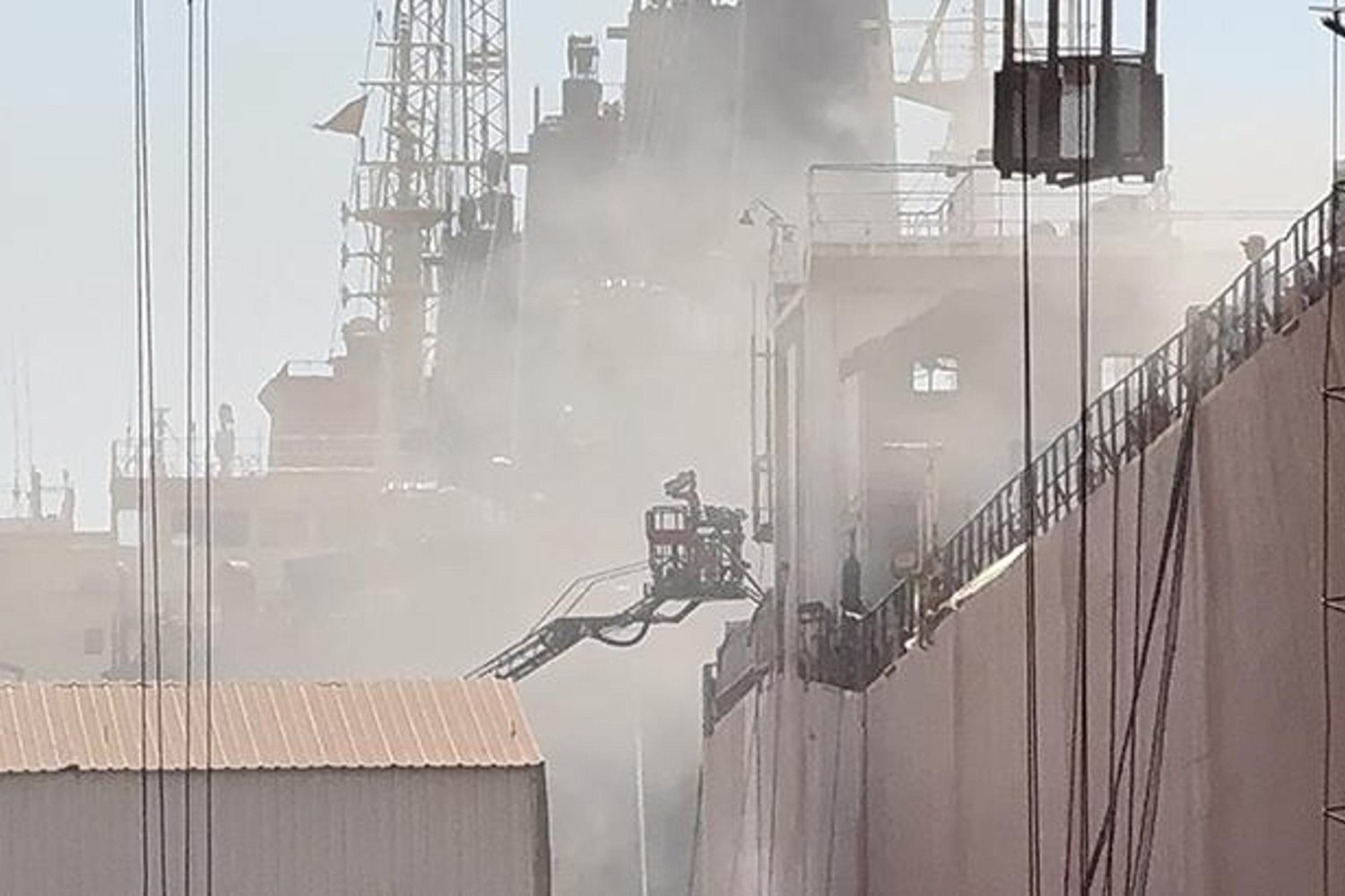 Aydıntepe'de Tersanede Yangın: Sebebi Henüz Belirlenemedi