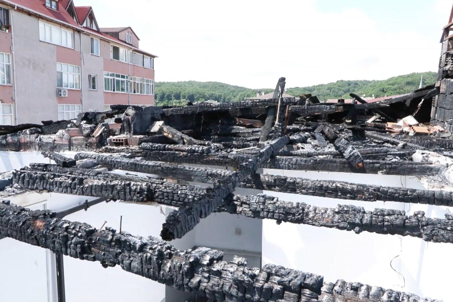 İşte Sarıyer'de Yangın Felaketi: 22 Daire Mağdur Oldu!