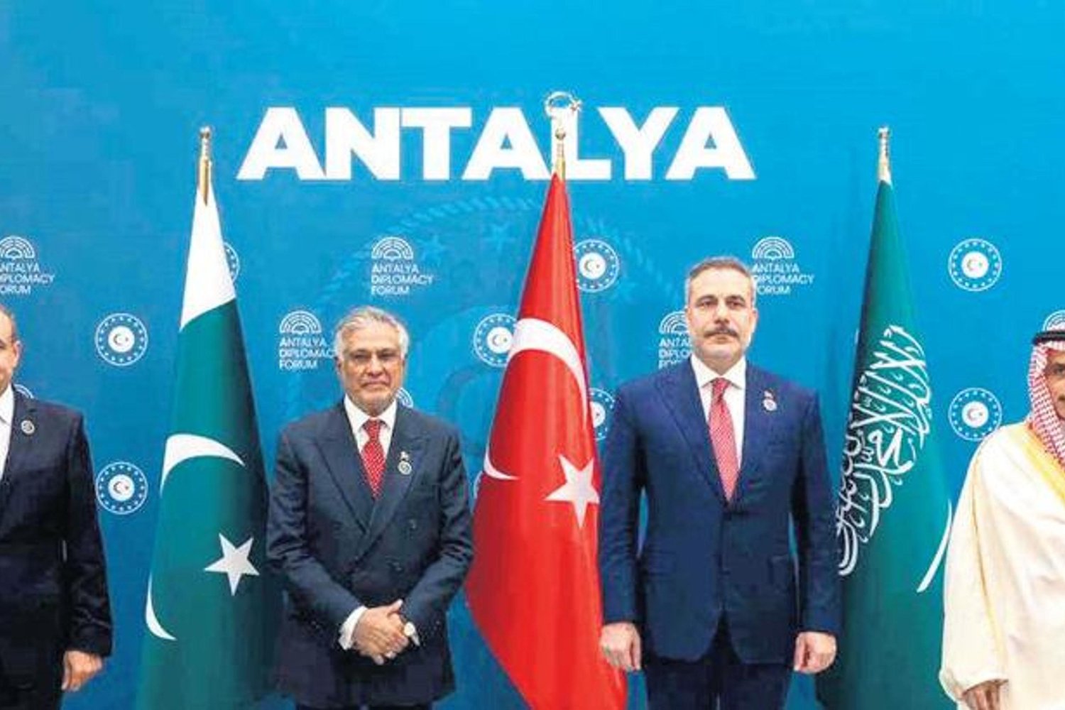 Orta Doğu Güvenlik Bloğu Güçlerini Birleştiriyor: Türkiye ve Bölge Ülkeleri Kritik Toplantıya Hazır!