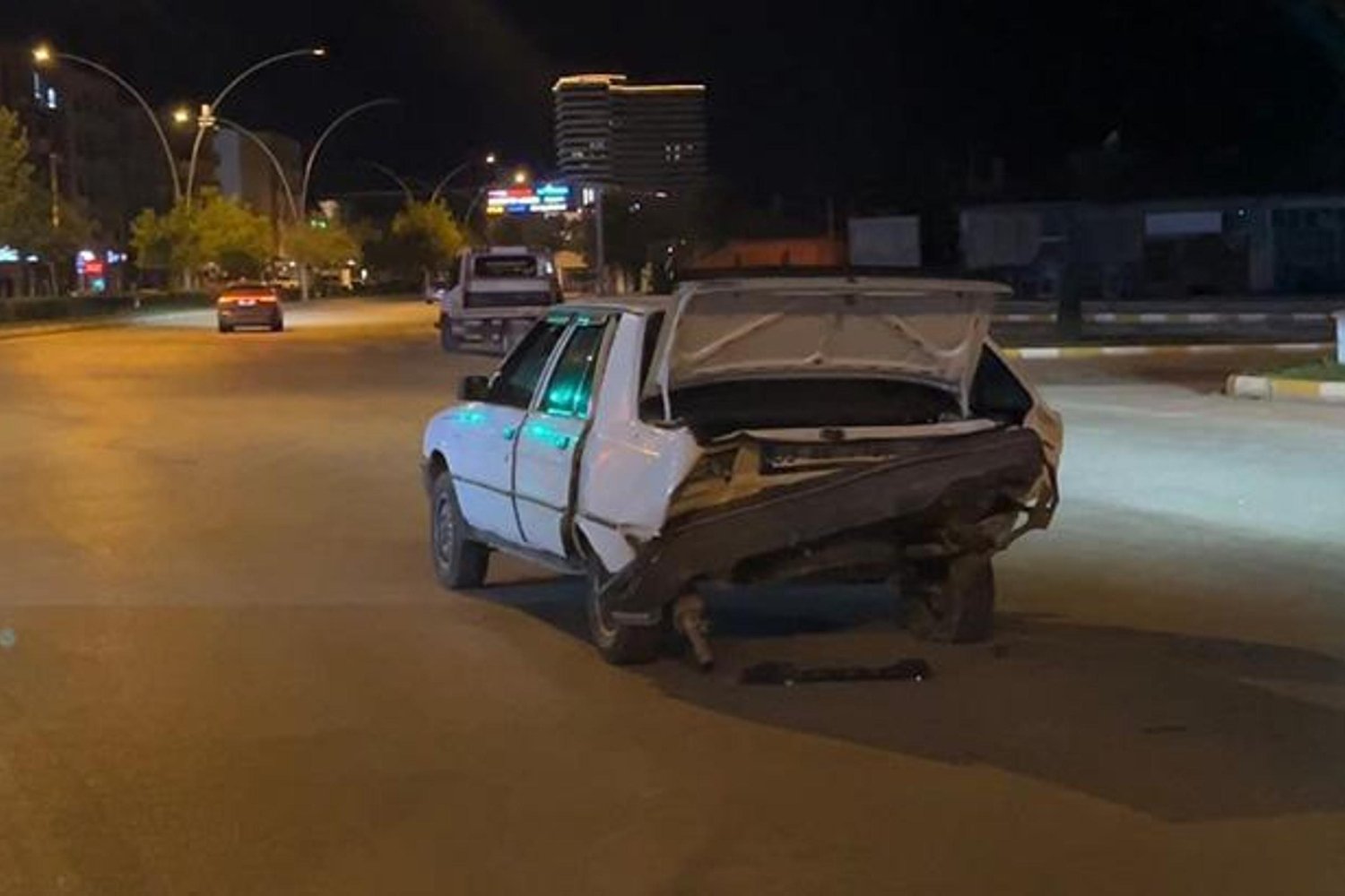 İzmirde Yollarda Kazalar Artmaya Devam Ediyor: Bir Otomobil Kaçtı